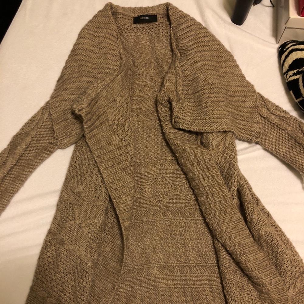 Tan knit long sleeved cardigan